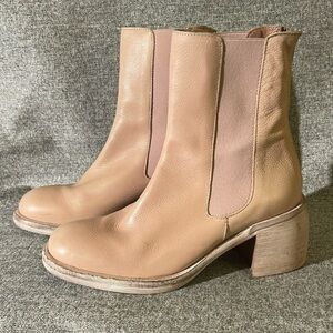 Free People Essential Chelsea Boots Sandy